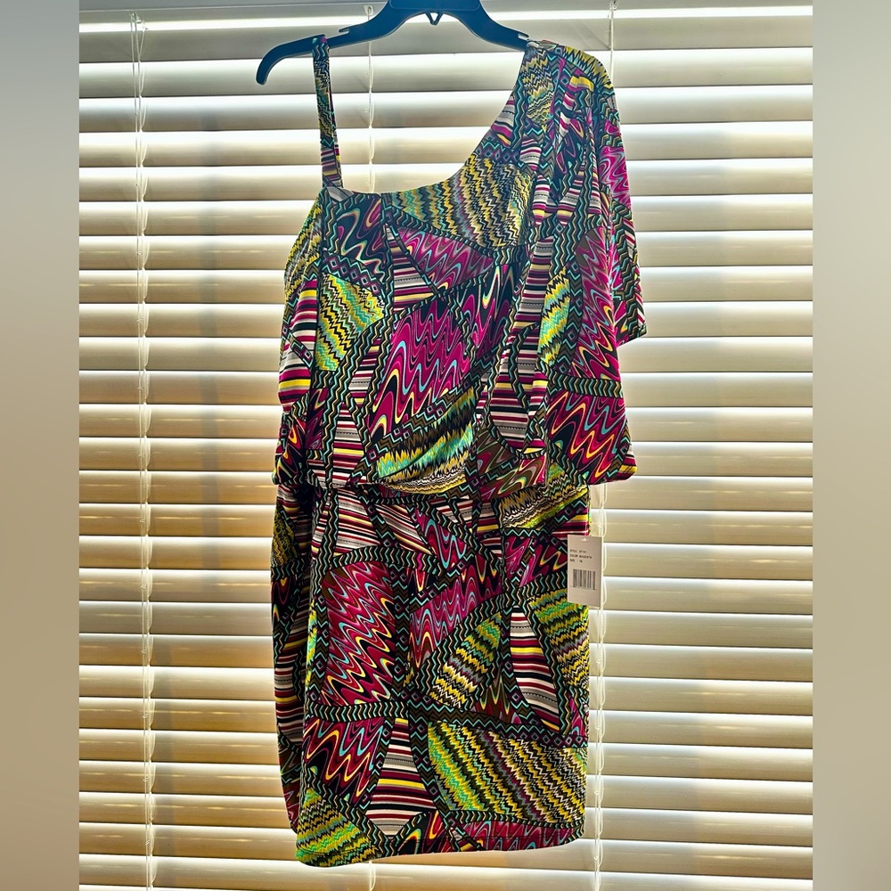 NWT Sexy, Vibrant & Fun Dress 👗 Lightweight Dress - Size 16 / XL 💜🩷💚💛🩵